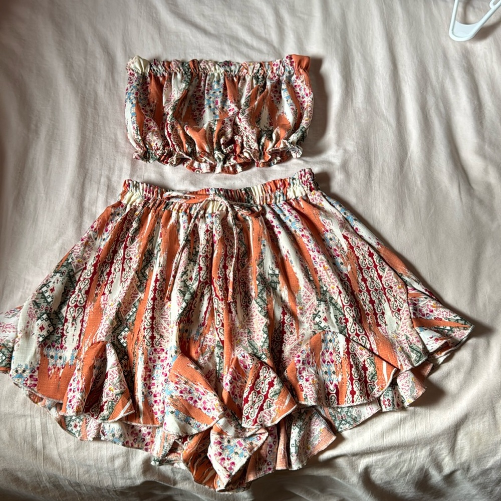 NEVER WORN Cativo tube top & short set